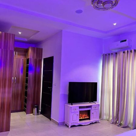 Urban Retreat Luxury Shortlet Apartment Lekki Ajah Lagos With Pool And Gym מראה חיצוני תמונה