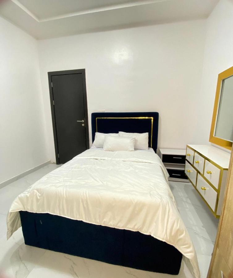 Urban Retreat Luxury Shortlet Apartment Lekki Ajah Lagos With Pool And Gym מראה חיצוני תמונה