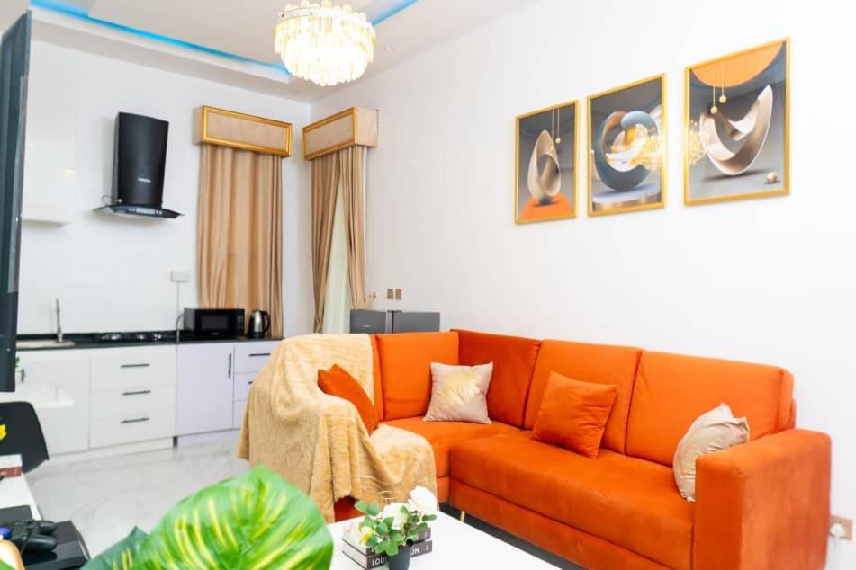 Urban Retreat Luxury Shortlet Apartment Lekki Ajah Lagos With Pool And Gym מראה חיצוני תמונה